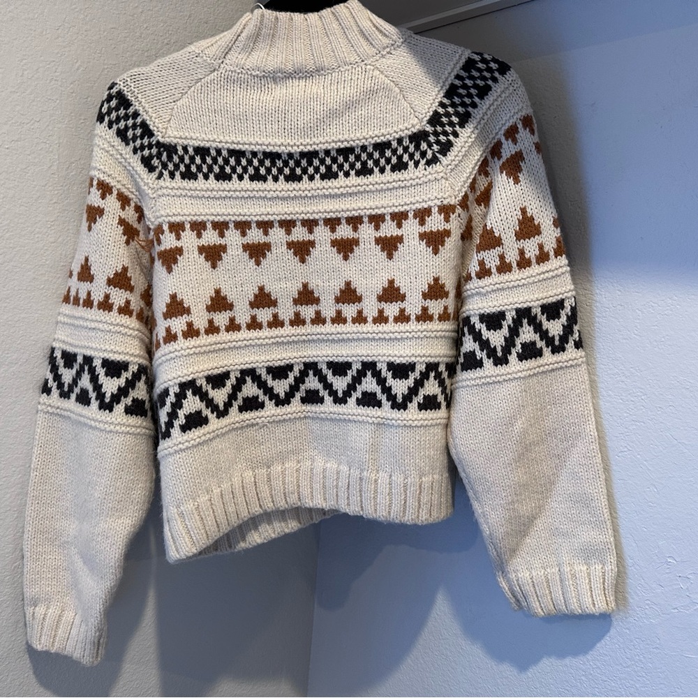 Universal Thread Sweater - Picture 2 of 2